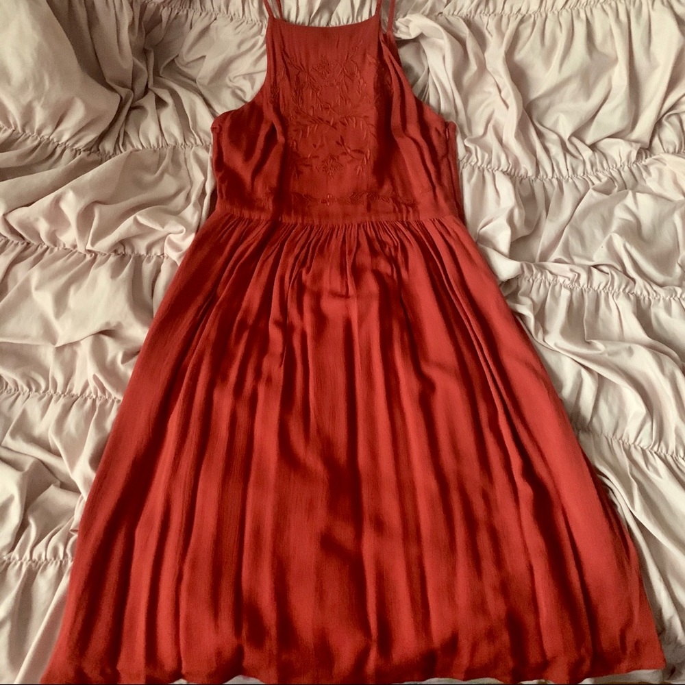 Halter dress - Picture 2 of 6